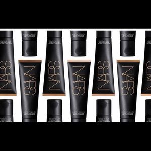 Nars Velvet Matte Skin Tint SPF 30